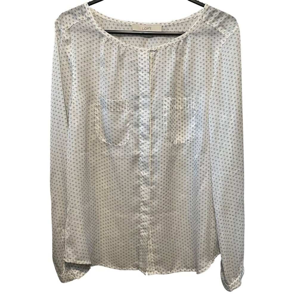 🤍 LOFT White Micro-Print Button Front Blouse – Size Small